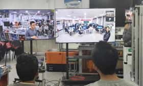 东西携手破壁垒，资源共享育匠才--山东职业学院学院与机电与能源学院学院成功开展“工业机器人操作与编程”远程互动课堂！