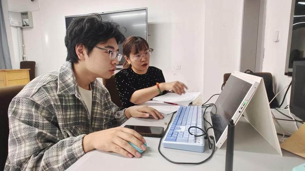 eab8379d6fdbb08ec94a8fadc8cc4925