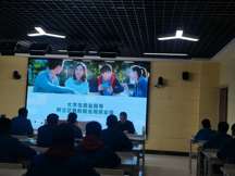 院领导走进思政课堂，讲授“形势与政策”课