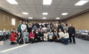 党建引领巾帼梦，三八绽放党旗红