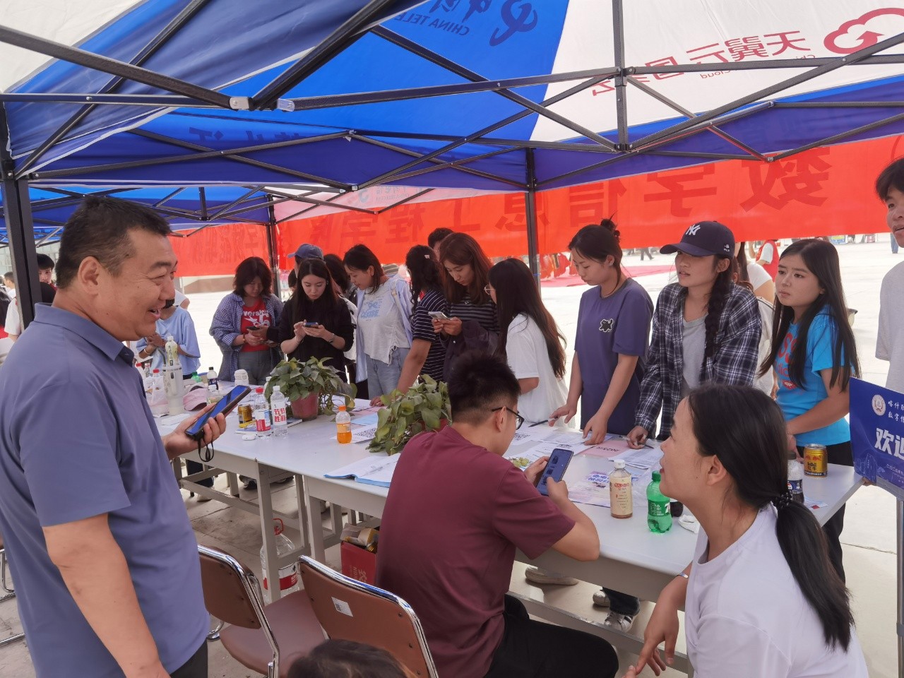 数字信息工程学院2025级新生欢迎仪式