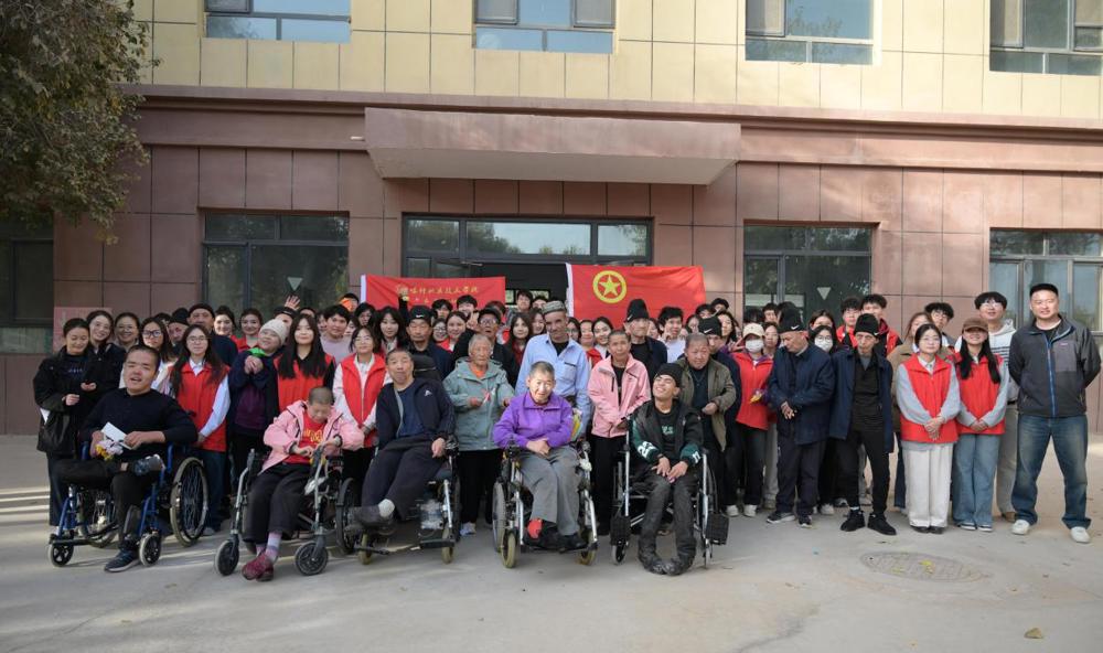 情暖桑榆处，青春践初心：数字信息工程学院组织党员教师带队开展走进社会福利院，主题团日活动