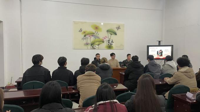 退伍不褪色 行动显担当  ——退伍军人展风采 军旅文化进校园
