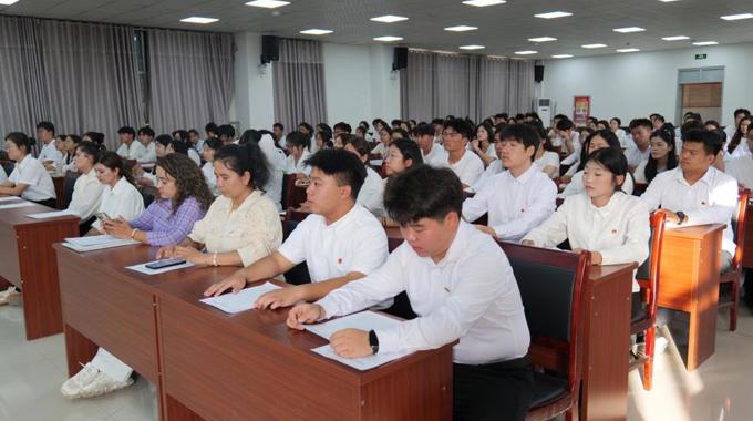 喀什职业技术学院2025-2026学年青马班开班仪式顺利举行